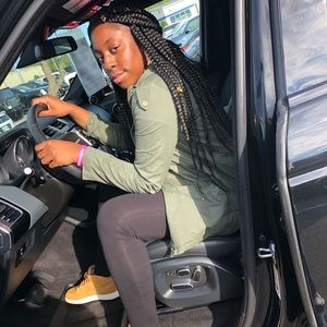 Meet your Posher, Elisa